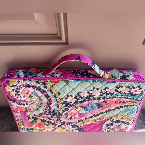 ‼️Vera Bradley Tablet Organizer‼️ - Picture 5 of 7